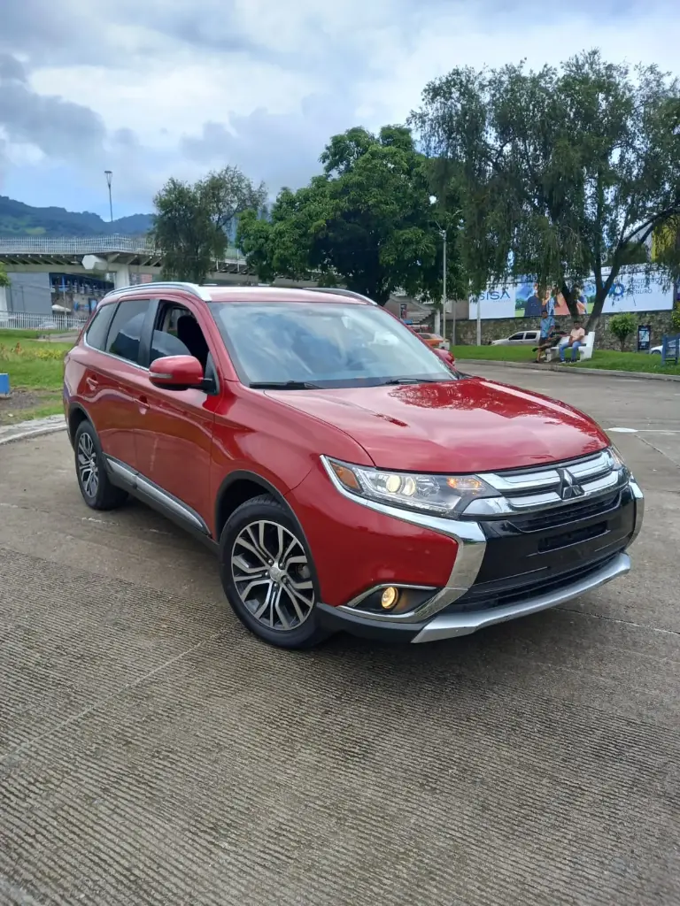 Mitsubishi Outlander 7 Pasajeros automatica