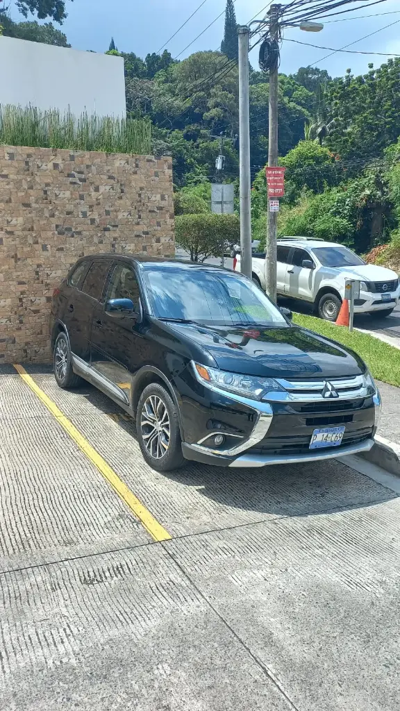 Mitsubishi Outlander Automática 2018