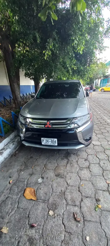 Mitsubishi Outlander Automática 2018