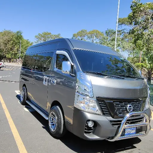 Nissan Urban 15 pasajeros 2024