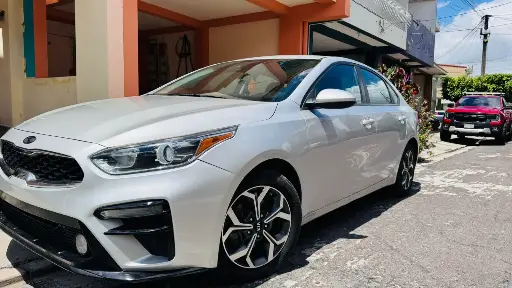 Kia Forte Gris 2020
